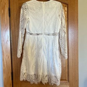 Whit lace dress